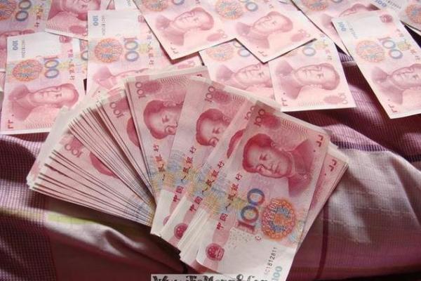 梦见捡钱是什么预兆 女性(女梦见捡到钱)