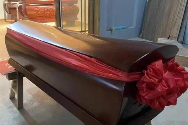 梦见棺材是什么预兆 男性(梦见棺材是什么预兆 男性周公解梦)