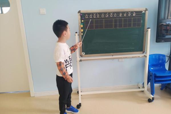 刘宇宸姓名测试打分(刘宸宇名字的含义)