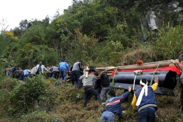 梦见抬死人棺材出殡是什么预兆(梦见抬死人棺材出殡是什么预兆,然后又遇见喜事)