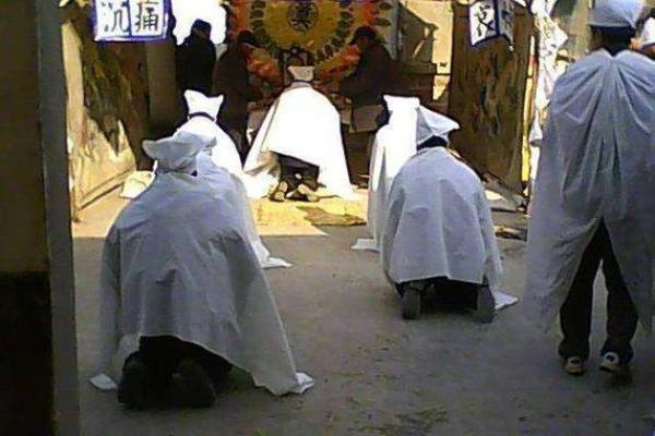 梦见人死了什么意思(梦见人死了什么意思办葬礼)